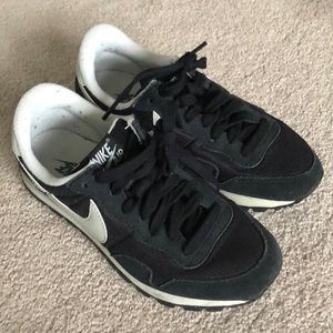 Nike Black Casual Shoes / Sneakers